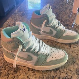 Air Jordan 1 Retro High OG turbo green